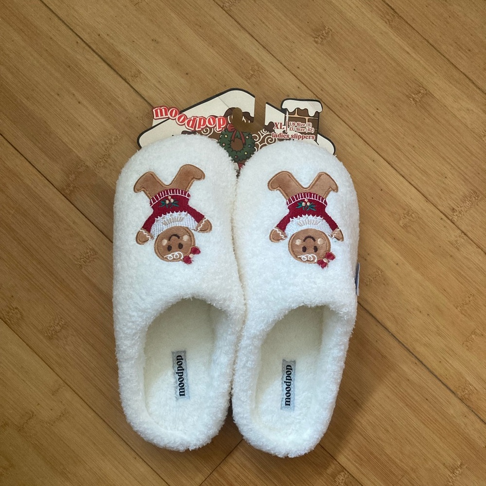 NWT Women’s Size XL 11 Gingerbread Christmas Memory Foam Slippers House Shoes